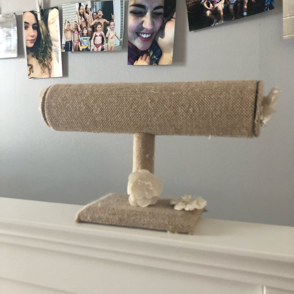 Classy Bracelet holder